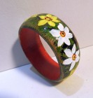 Brățară handmade din lemn „Narcise de primăvară”